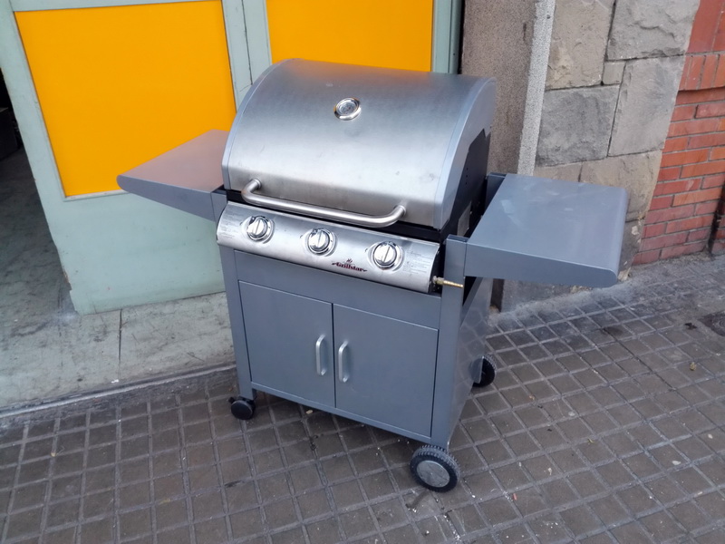 barbacoa gas grillstar usada inox 85.5-111x72-138x45-53 (55eu) 1u